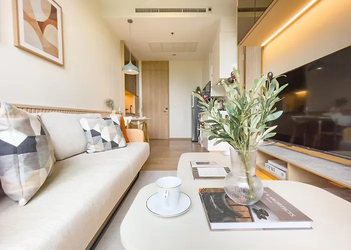 Asoke Luxury High Rise - Steps To Bts And Mrt - Wifi Holiday home