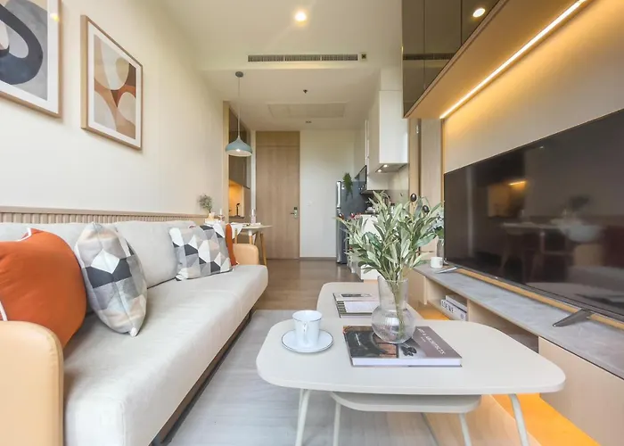 Asoke Luxury High Rise - Steps To Bts And Mrt - Wifi Holiday home Bangkok