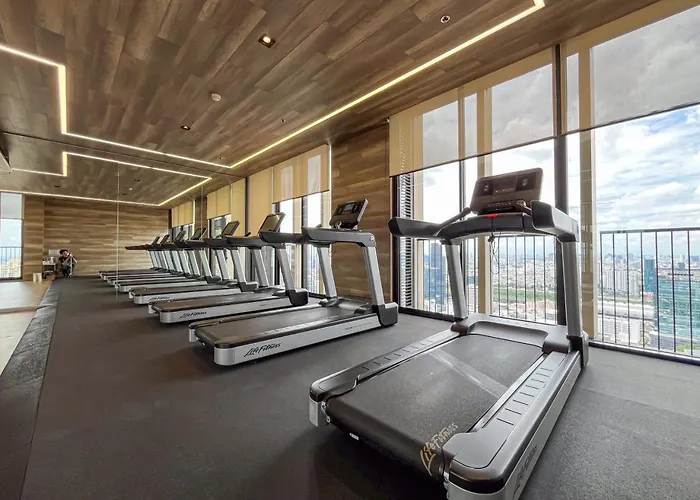 Asoke Luxury High Rise - Steps To Bts And Mrt - Wifi Bangkok