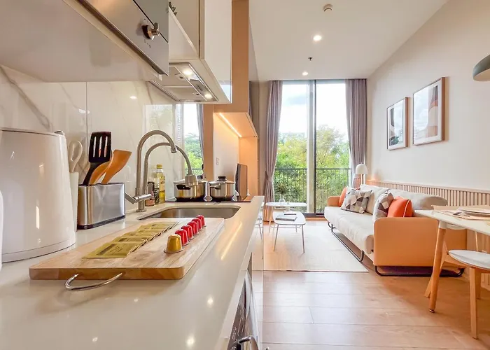 Asoke Luxury High Rise - Steps To Bts And Mrt - Wifi Holiday home *