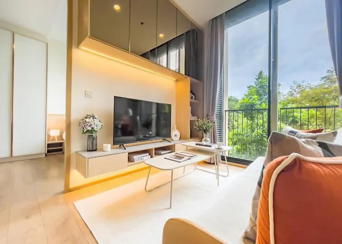 Asoke Luxury High Rise - Steps To Bts And Mrt - Wifi * Bangkok