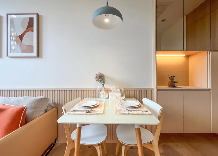 Asoke Luxury High Rise - Steps To Bts And Mrt - Wifi Holiday home Bangkok