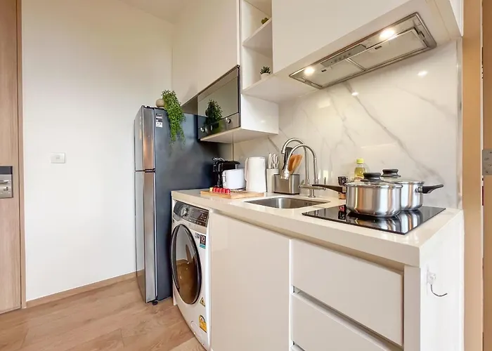 Asoke Luxury High Rise - Steps To Bts And Mrt - Wifi Holiday home Bangkok