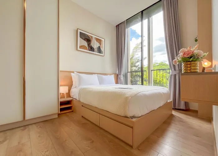 Asoke Luxury High Rise - Steps To Bts And Mrt - Wifi Holiday home *