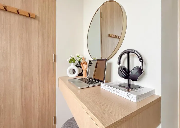 Asoke Luxury High Rise - Steps To Bts And Mrt - Wifi *