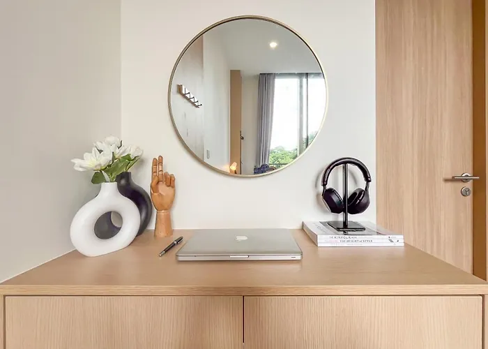 Asoke Luxury High Rise - Steps To Bts And Mrt - Wifi Holiday home