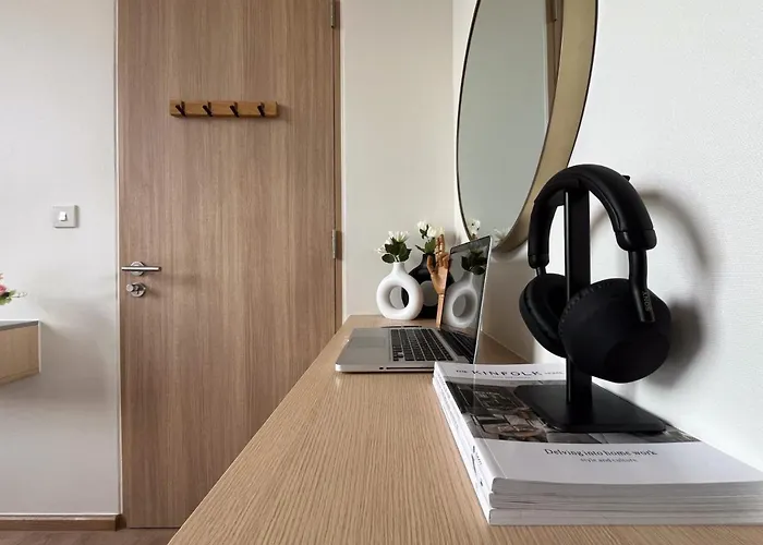 Asoke Luxury High Rise - Steps To Bts And Mrt - Wifi