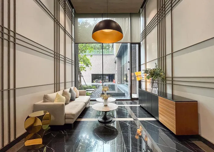 Asoke Luxury High Rise - Steps To Bts And Mrt - Wifi Holiday home *